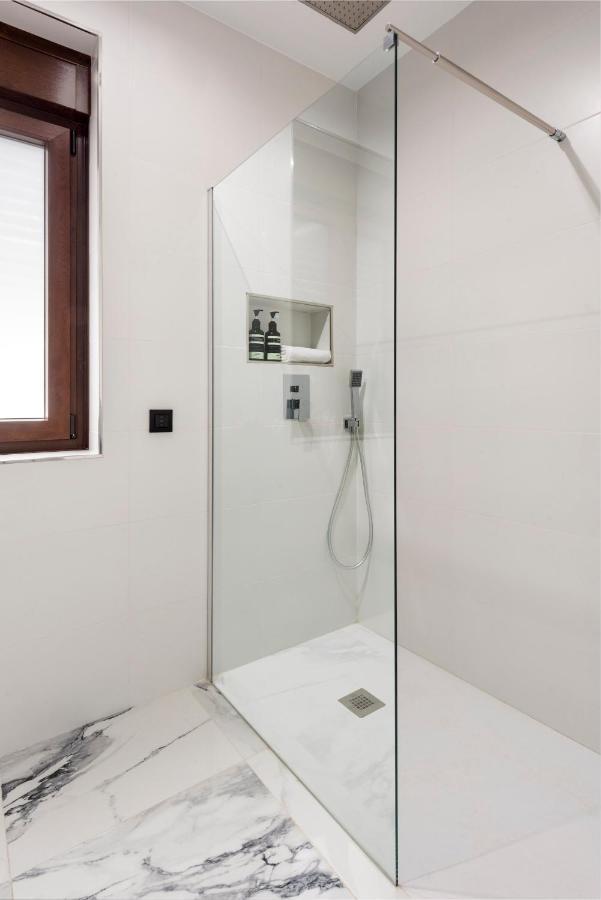 Quivir Apartamentos Deluxe Casa Del Arco Andújar Exteriör bild