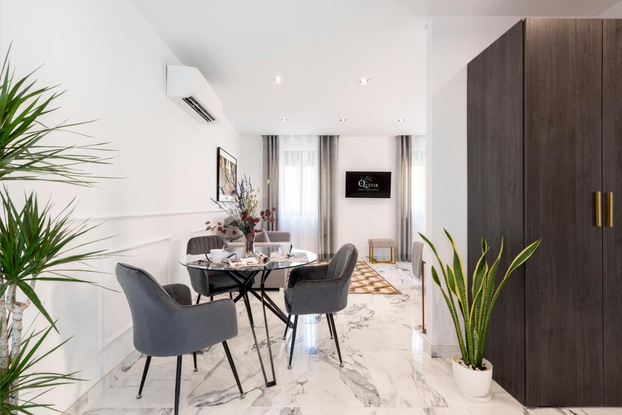 Quivir Apartamentos Deluxe Casa Del Arco Andújar Exteriör bild