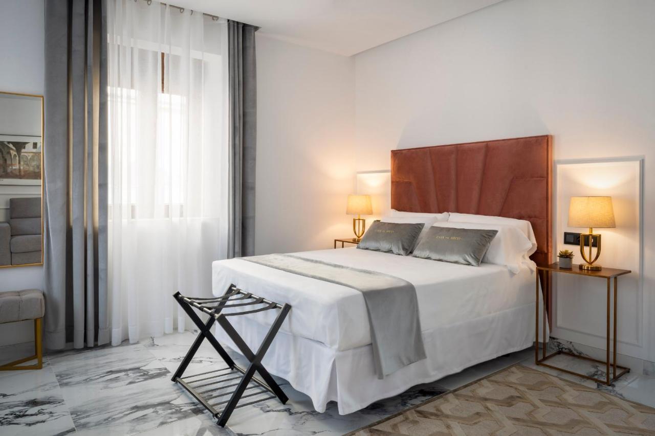 Quivir Apartamentos Deluxe Casa Del Arco Andújar Exteriör bild