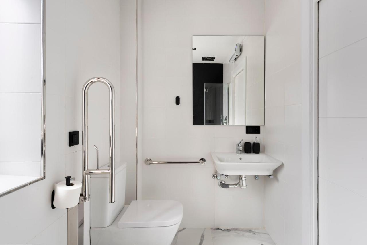 Quivir Apartamentos Deluxe Casa Del Arco Andújar Exteriör bild