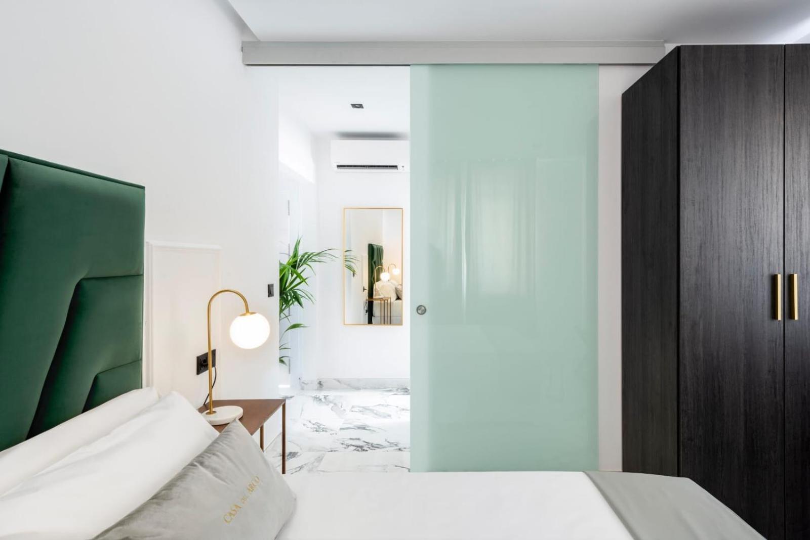Quivir Apartamentos Deluxe Casa Del Arco Andújar Exteriör bild